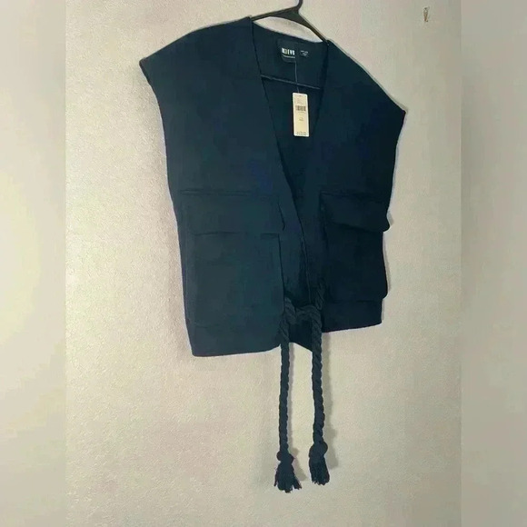 By ANTHROPOLOGIE Maeve Cropped Sweater Vest Boxy Academia Utility Navy Rope OS - Picture 8 of 12